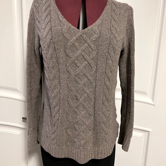 One of a kind Vintage 1990’s Gap wool blend V Neck cable sweater size L - Picture 7 of 10